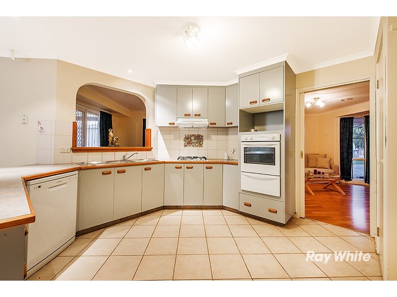 8 Beech Place, Hallam VIC 3803
