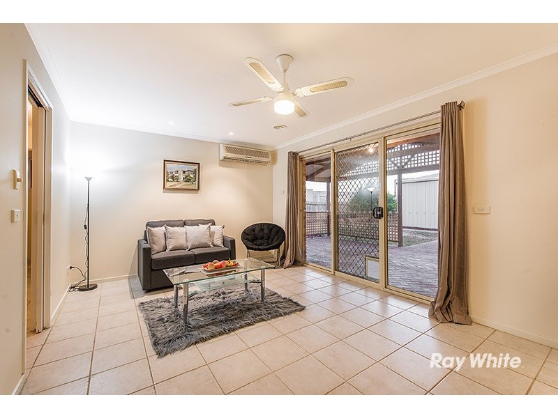 8 Beech Place, Hallam VIC 3803