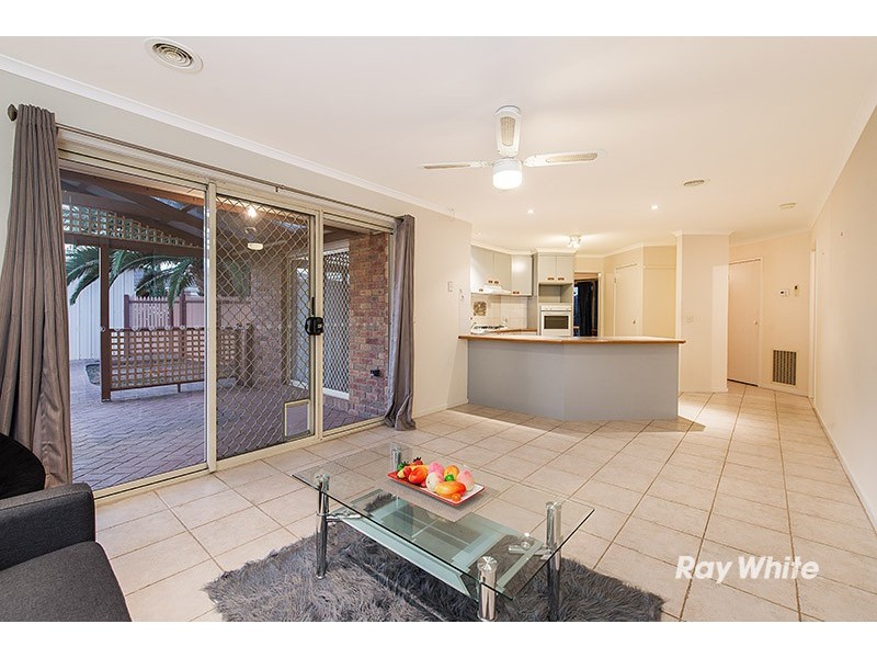 8 Beech Place, Hallam VIC 3803