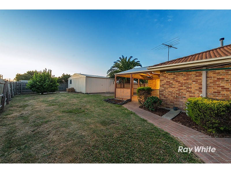 8 Beech Place, Hallam VIC 3803