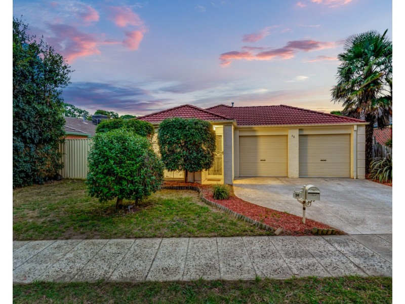 36 Henry Lawson Drive, Lynbrook VIC 3975