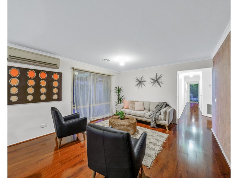 36 Henry Lawson Drive, Lynbrook VIC 3975