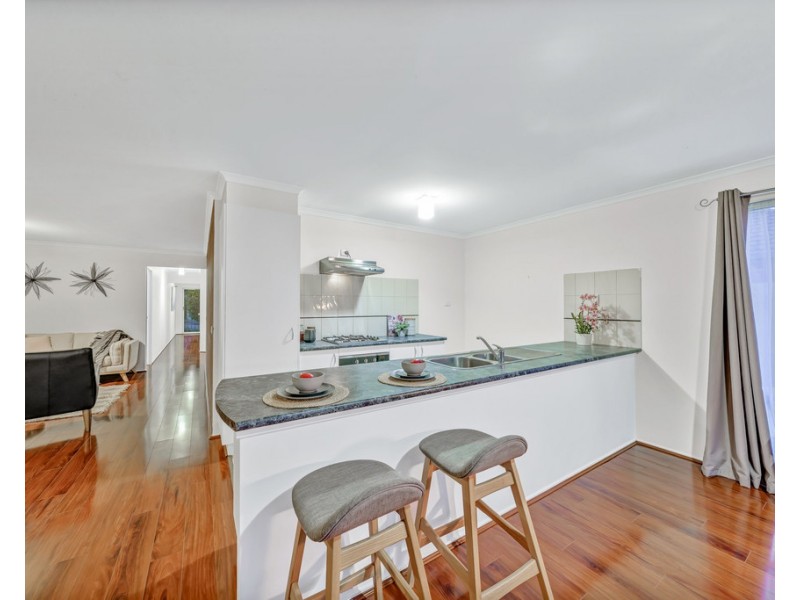 36 Henry Lawson Drive, Lynbrook VIC 3975