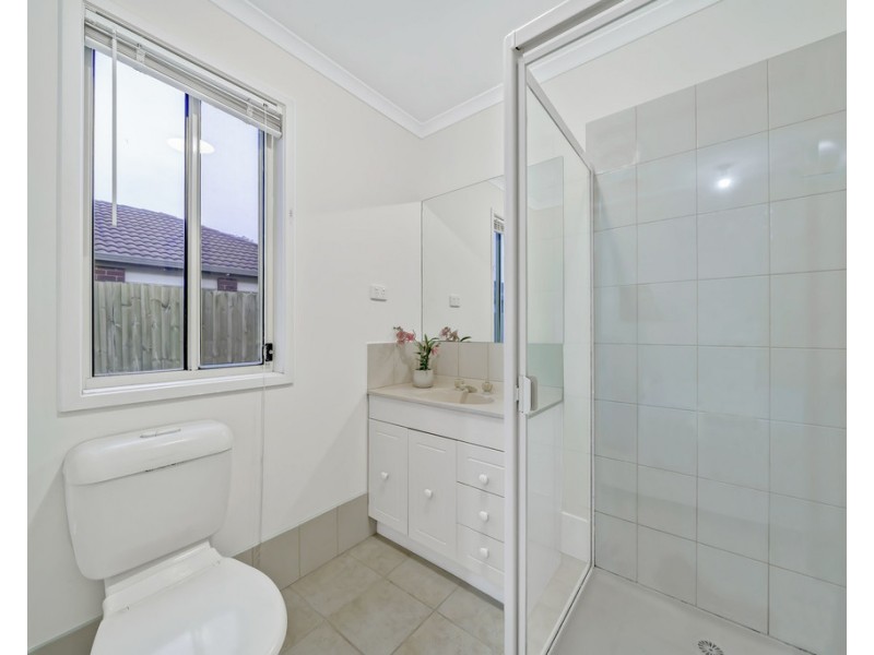 36 Henry Lawson Drive, Lynbrook VIC 3975