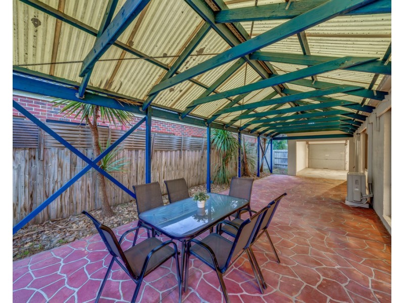 36 Henry Lawson Drive, Lynbrook VIC 3975