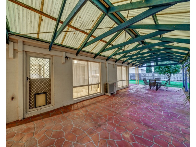 36 Henry Lawson Drive, Lynbrook VIC 3975