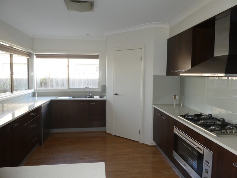 24 Noremac Grove, Lyndhurst VIC 3975