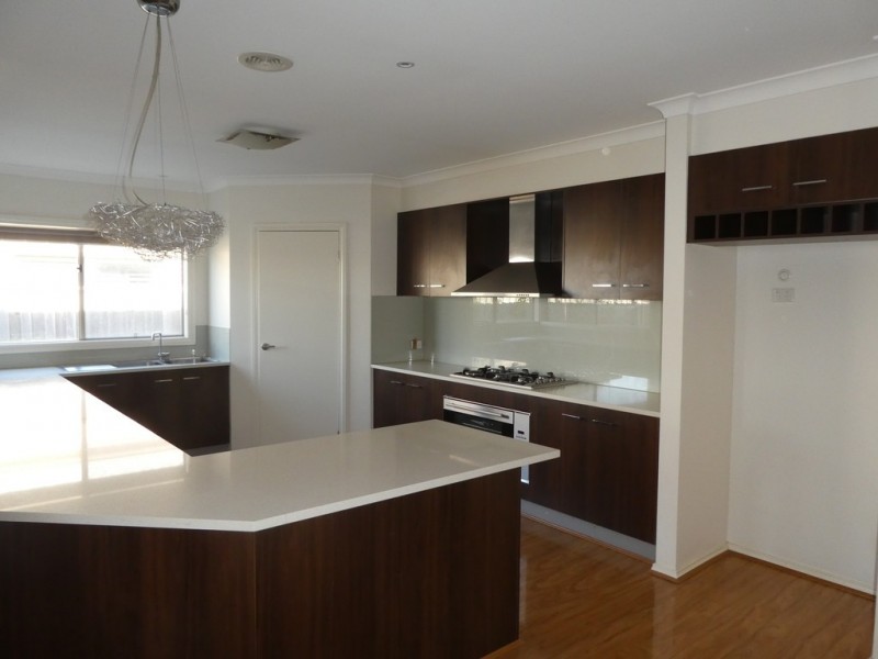 24 Noremac Grove, Lyndhurst VIC 3975