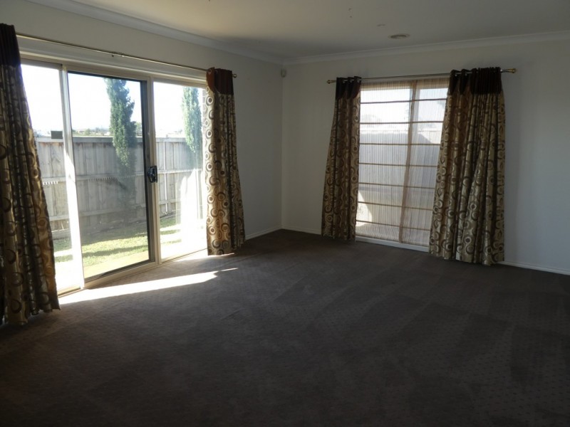 24 Noremac Grove, Lyndhurst VIC 3975