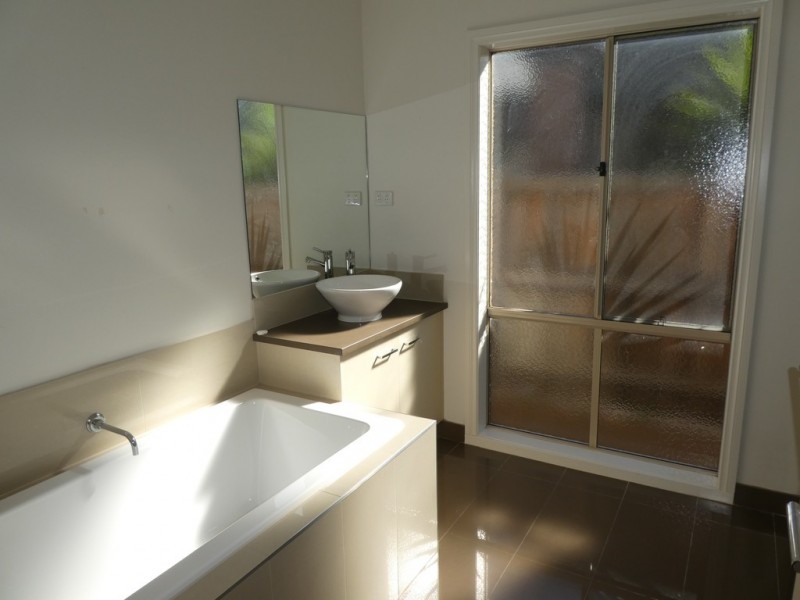 24 Noremac Grove, Lyndhurst VIC 3975