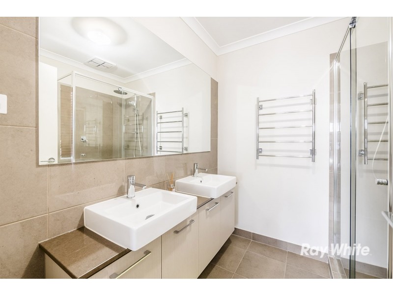 10 Brocker Street, Clyde North VIC 3978