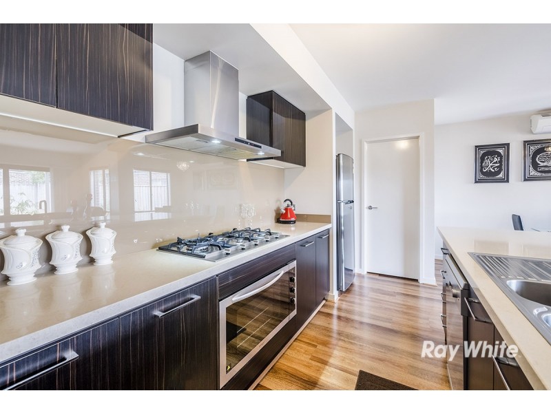 10 Brocker Street, Clyde North VIC 3978