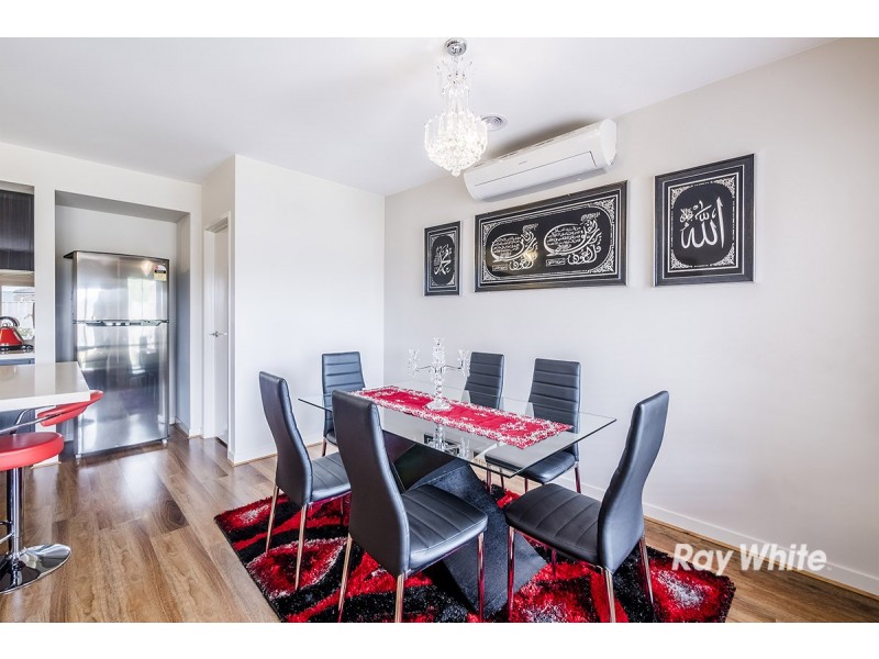 10 Brocker Street, Clyde North VIC 3978