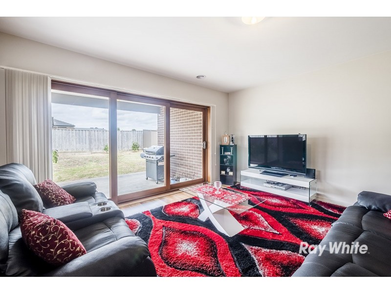 10 Brocker Street, Clyde North VIC 3978