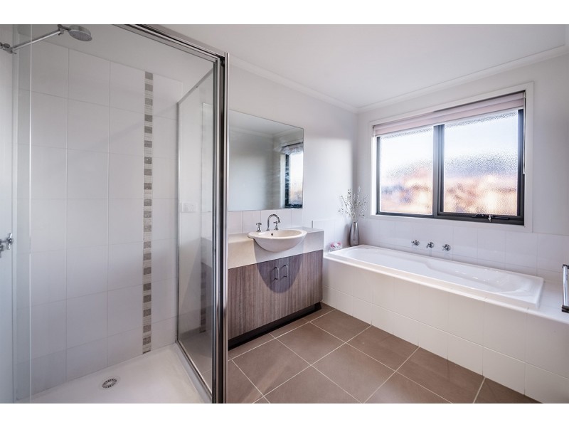 1 Jesmay Place, Lyndhurst VIC 3975