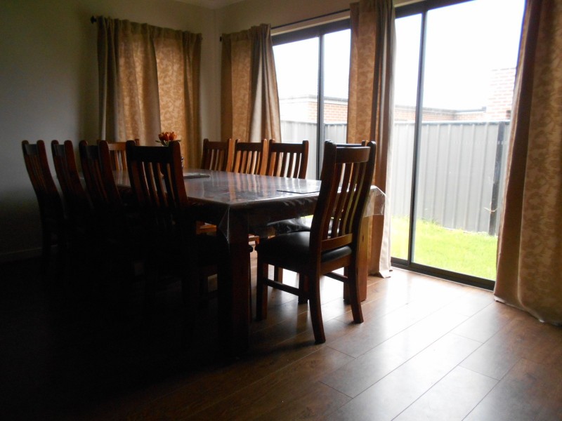 64 Wilkiea Crescent, Cranbourne North VIC 3977