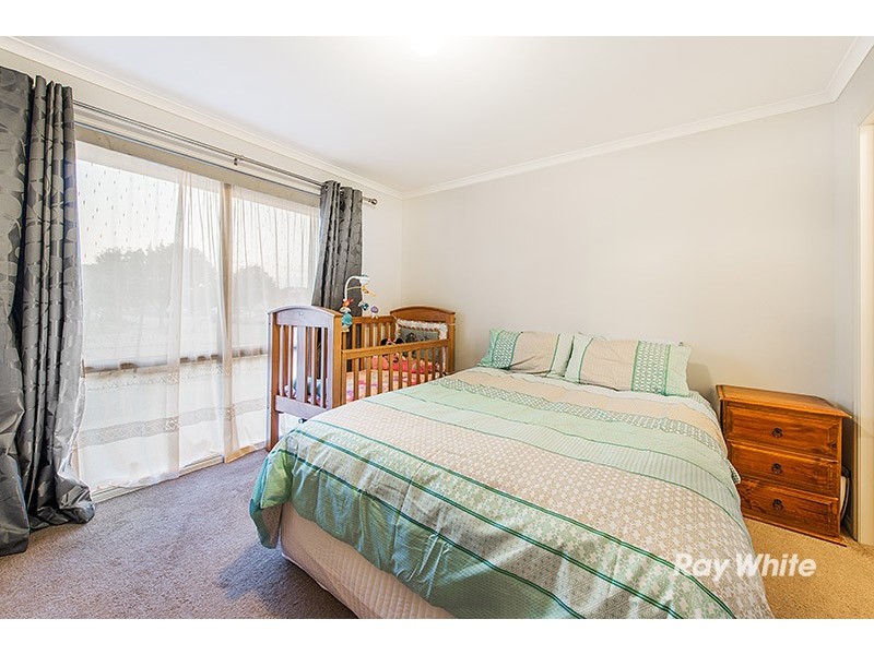 38 Stephellen Way, Cranbourne West VIC 3977