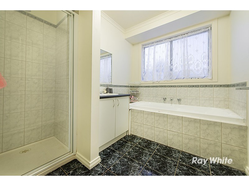 38 Stephellen Way, Cranbourne West VIC 3977