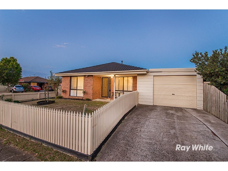 38 Stephellen Way, Cranbourne West VIC 3977