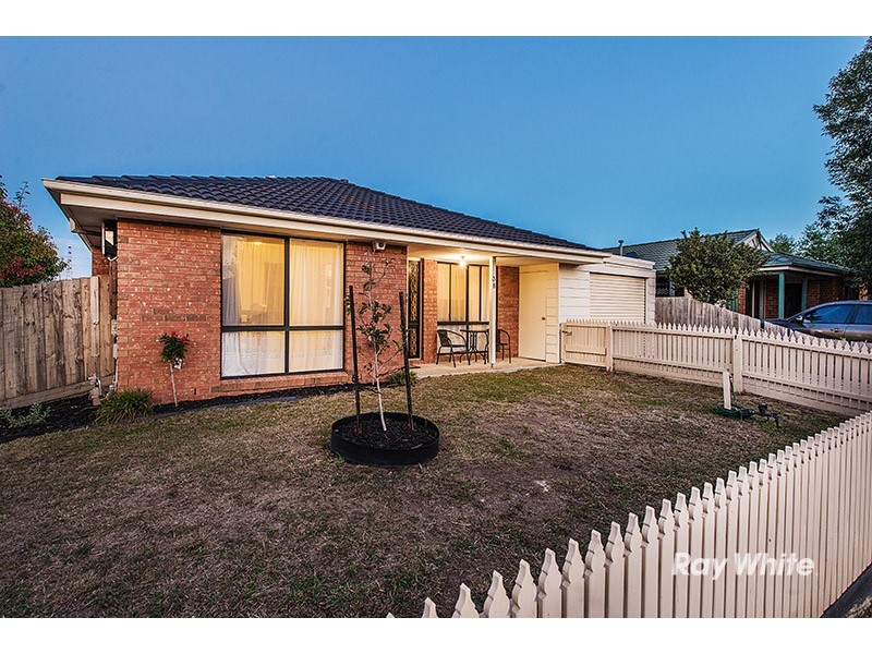 38 Stephellen Way, Cranbourne West VIC 3977