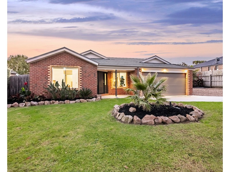 3 Muirfield Close, Cranbourne VIC 3977