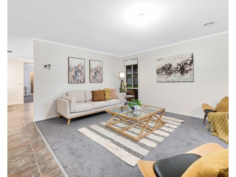 3 Muirfield Close, Cranbourne VIC 3977