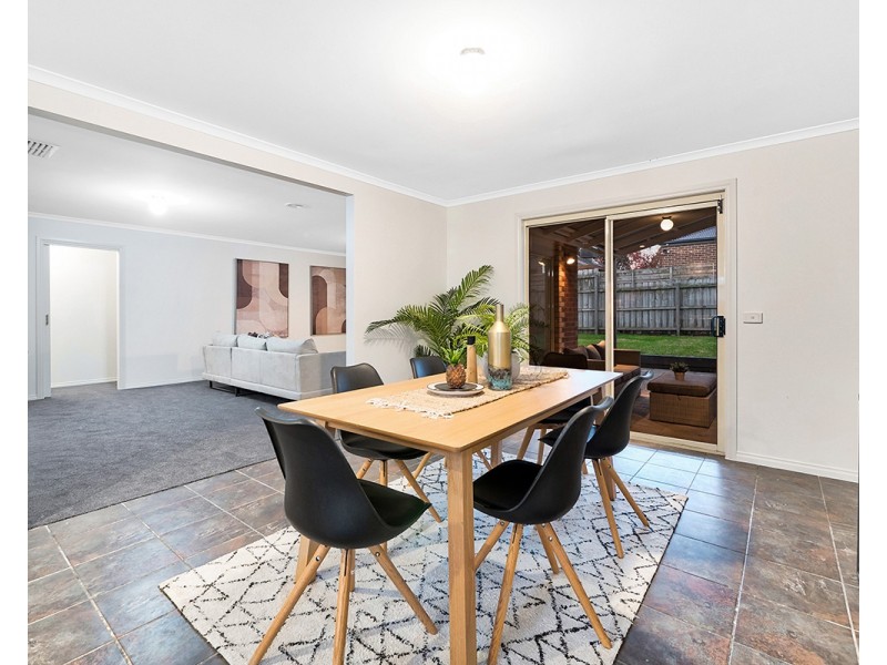 3 Muirfield Close, Cranbourne VIC 3977