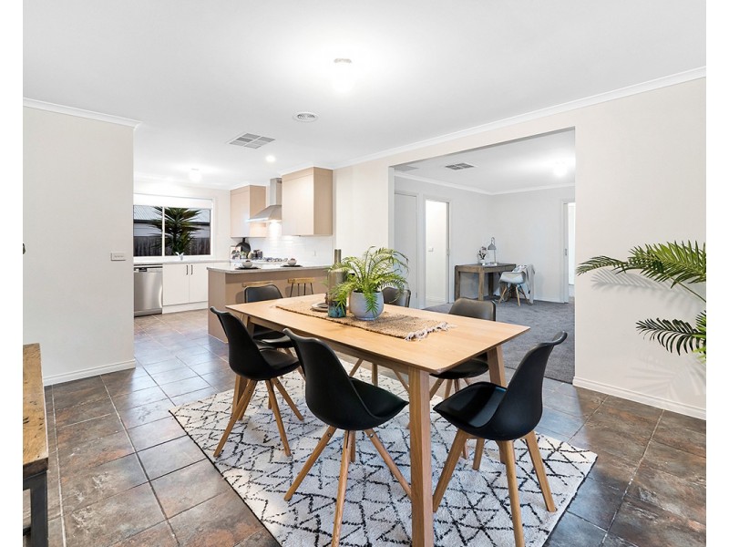 3 Muirfield Close, Cranbourne VIC 3977