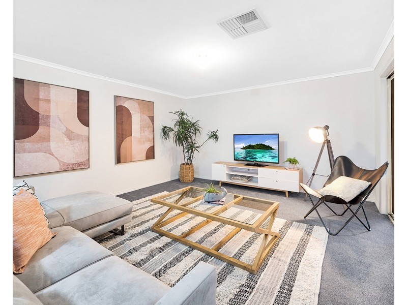 3 Muirfield Close, Cranbourne VIC 3977