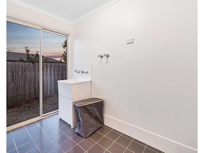 3 Muirfield Close, Cranbourne VIC 3977