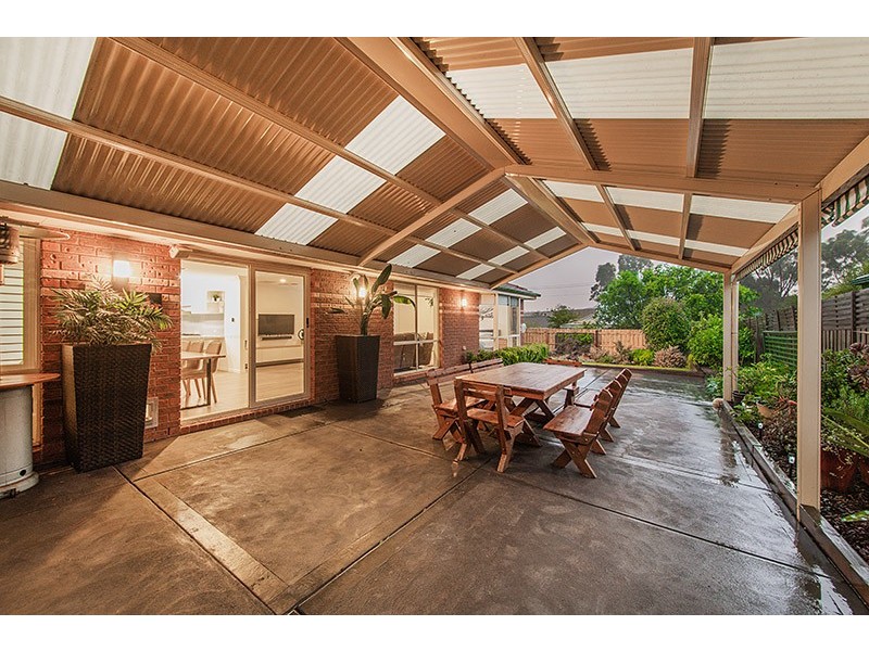 18 Kevin Close, Beaconsfield VIC 3807