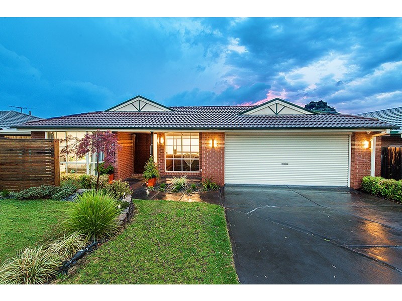 18 Kevin Close, Beaconsfield VIC 3807
