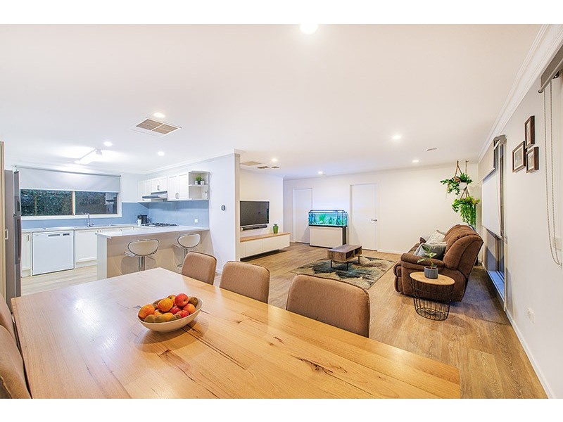 18 Kevin Close, Beaconsfield VIC 3807