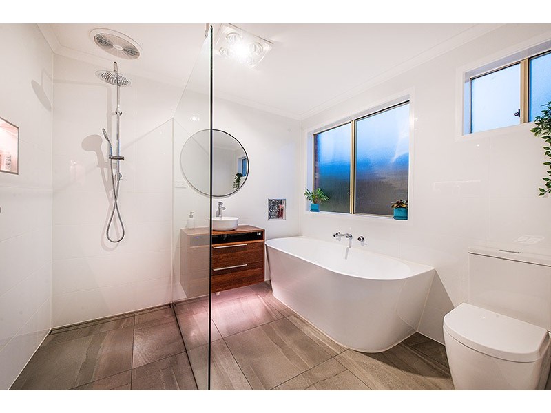 18 Kevin Close, Beaconsfield VIC 3807