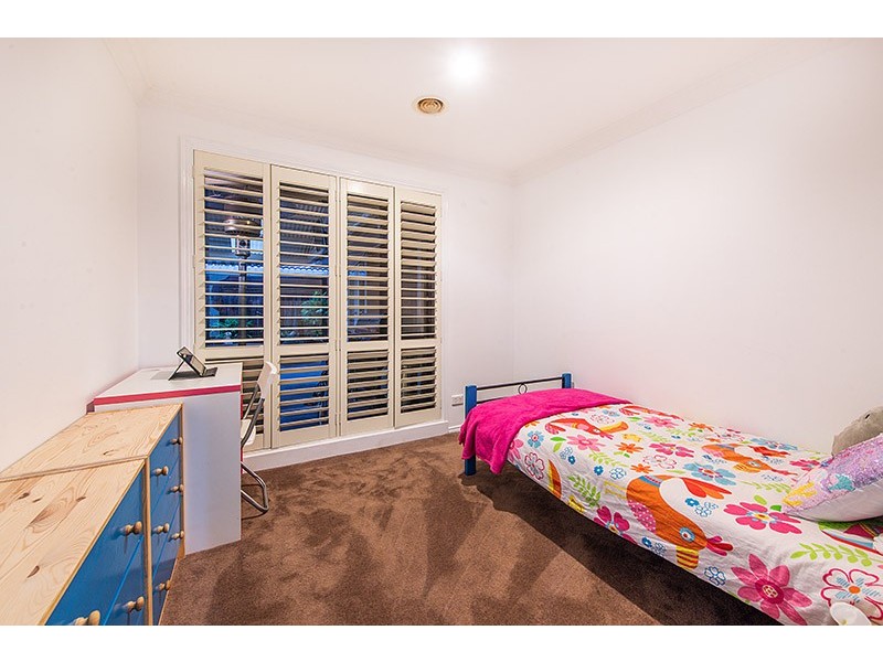 18 Kevin Close, Beaconsfield VIC 3807