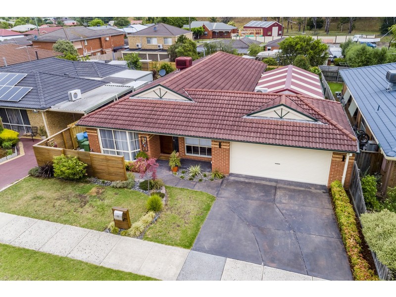 18 Kevin Close, Beaconsfield VIC 3807