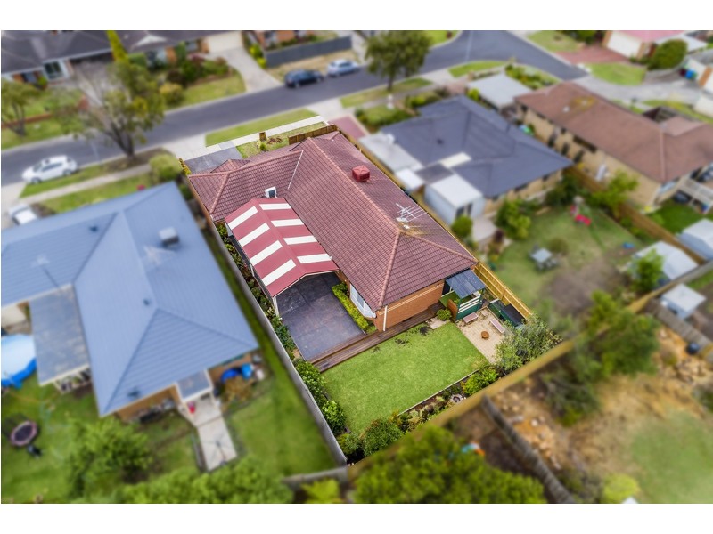 18 Kevin Close, Beaconsfield VIC 3807