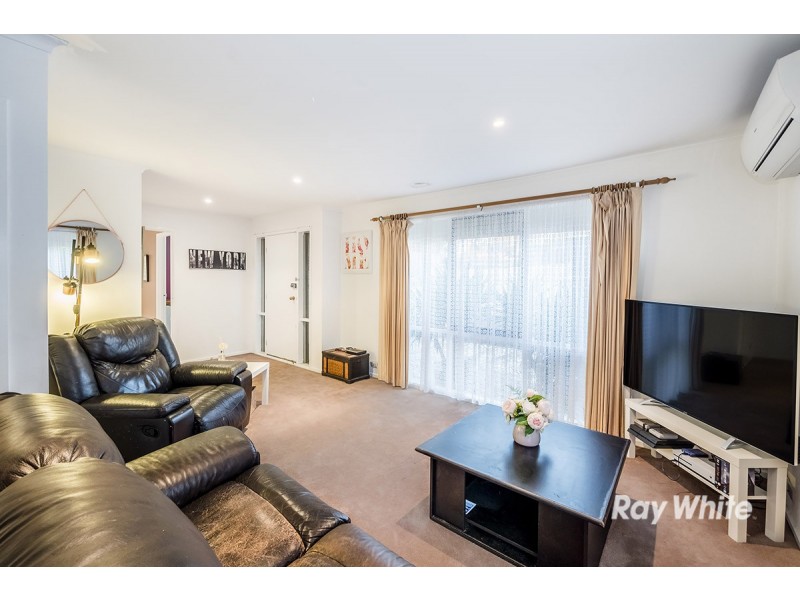 1 Walnut Court, Cranbourne North VIC 3977