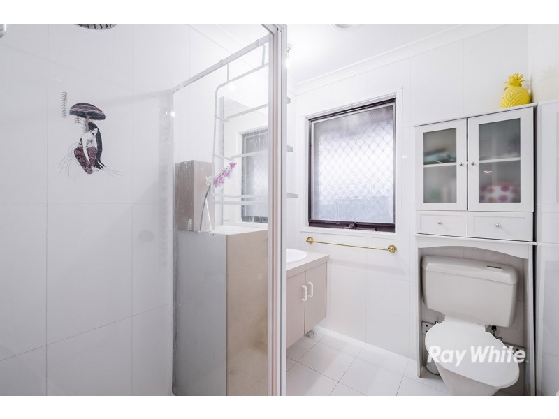 1 Walnut Court, Cranbourne North VIC 3977