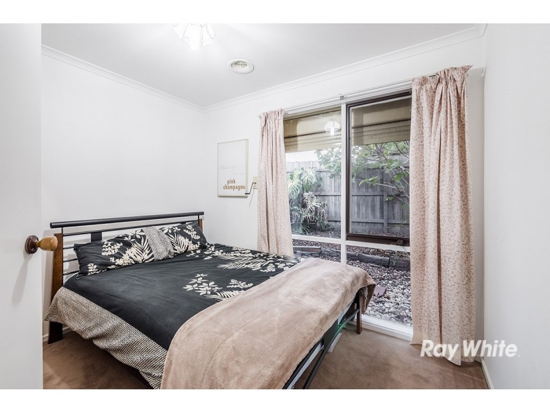 1 Walnut Court, Cranbourne North VIC 3977