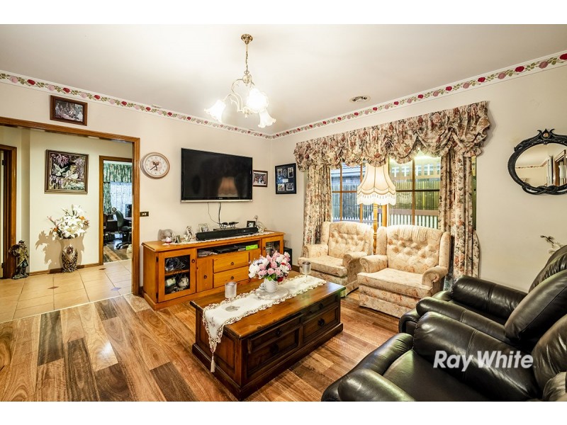 8 Foxglove Court, Cranbourne North VIC 3977