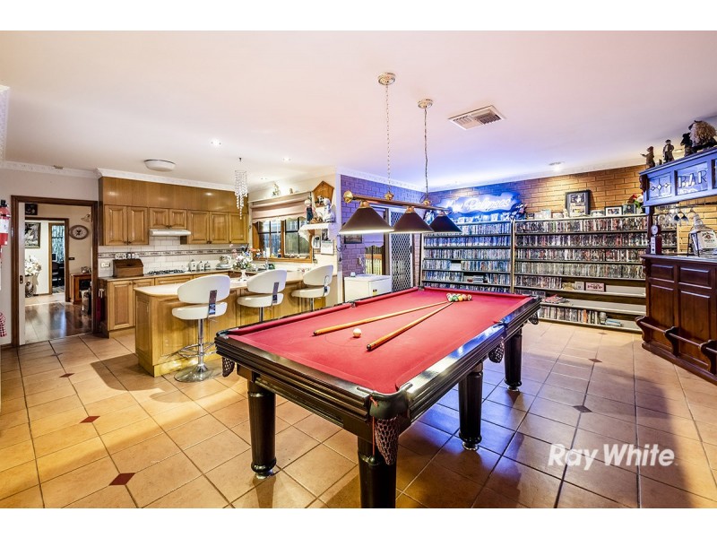 8 Foxglove Court, Cranbourne North VIC 3977