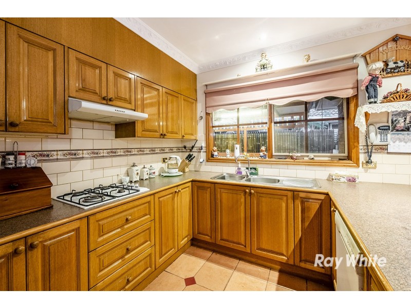 8 Foxglove Court, Cranbourne North VIC 3977