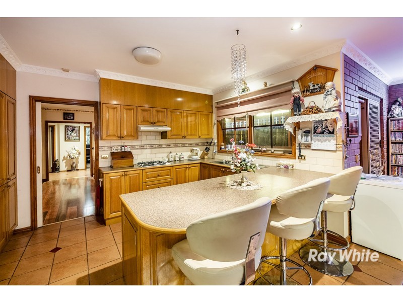 8 Foxglove Court, Cranbourne North VIC 3977
