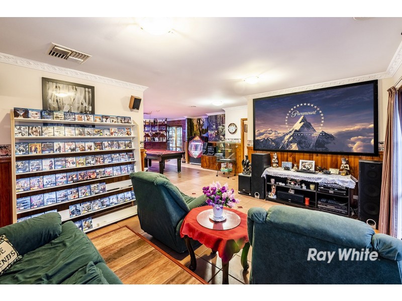 8 Foxglove Court, Cranbourne North VIC 3977