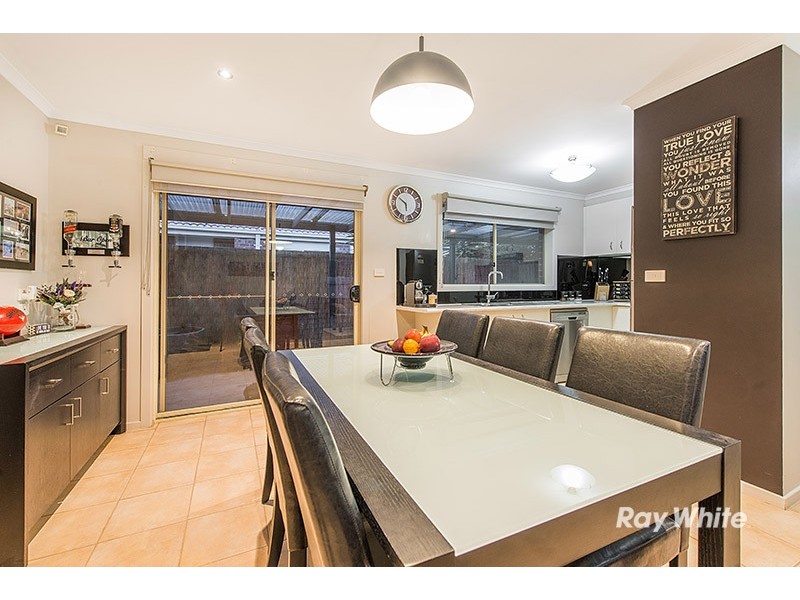 7 Calais Circuit, Cranbourne West VIC 3977