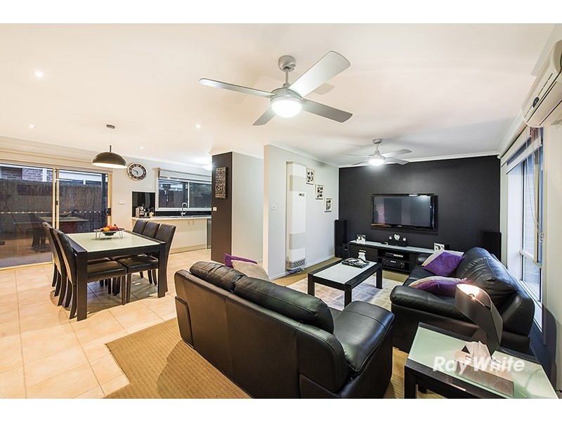 7 Calais Circuit, Cranbourne West VIC 3977