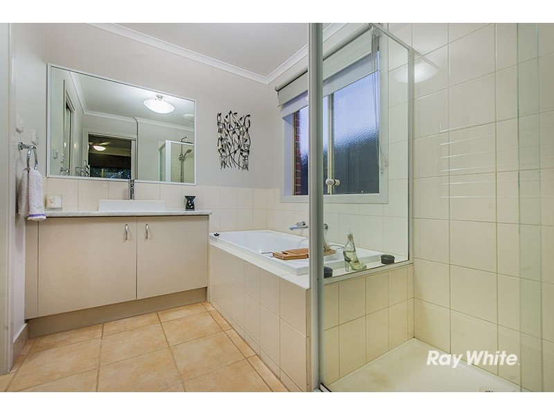 7 Calais Circuit, Cranbourne West VIC 3977