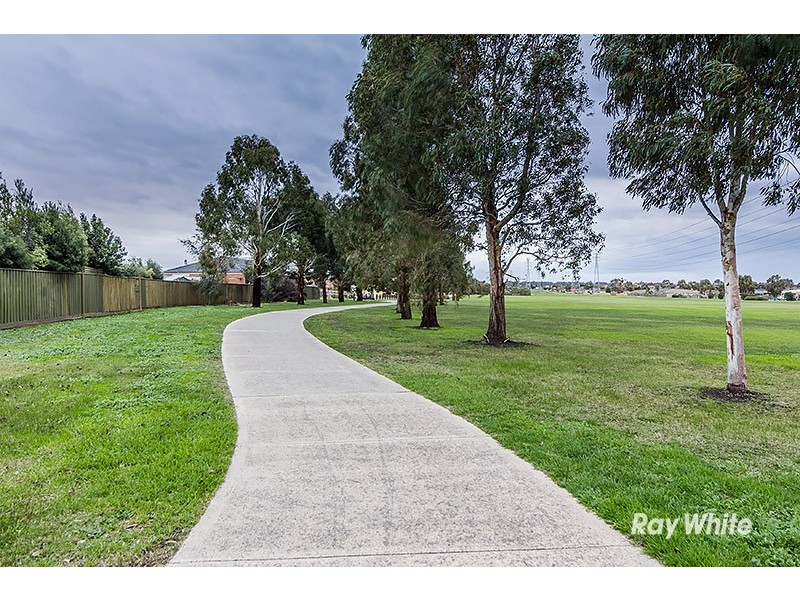 7 Calais Circuit, Cranbourne West VIC 3977