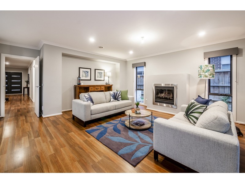 54 Como Parade, Clyde North VIC 3978